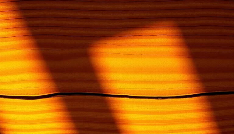 Glycerol ester of rosin (CAS 8050-31-5) — Woody Fixative Note Fragrance Ingredient