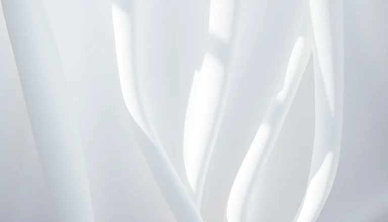 Oxacyclotridecan-2-one (CAS 0947-05-07) — Musky Base Note Fragrance Ingredient